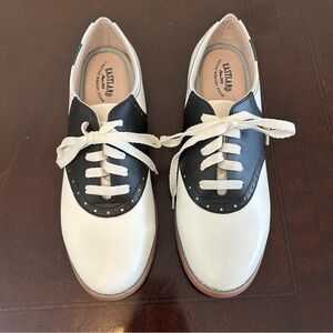 Eastland Sadie Oxfords- Women’s size 9.5